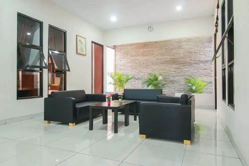 Lobby & Reception