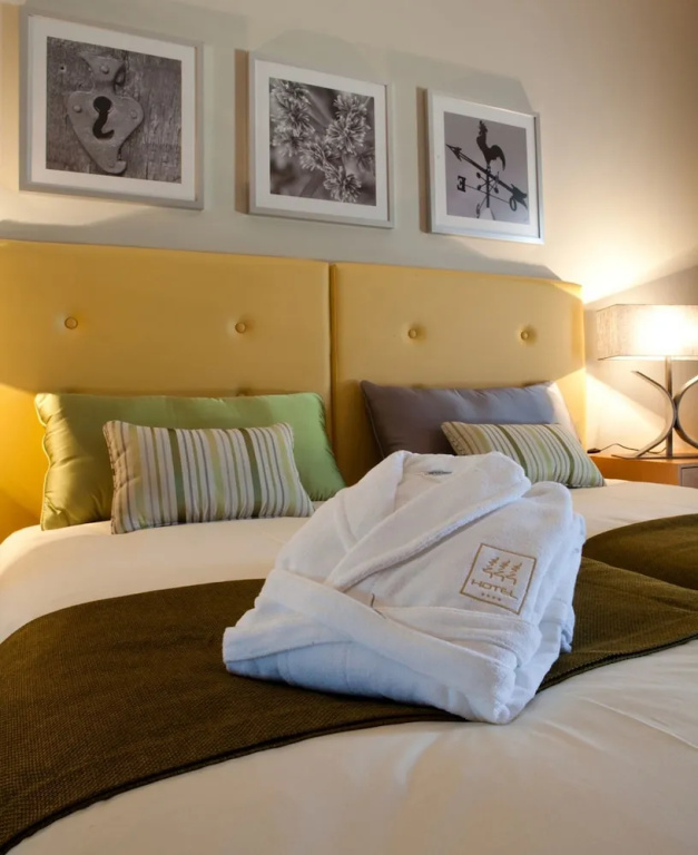 Suite with balcony