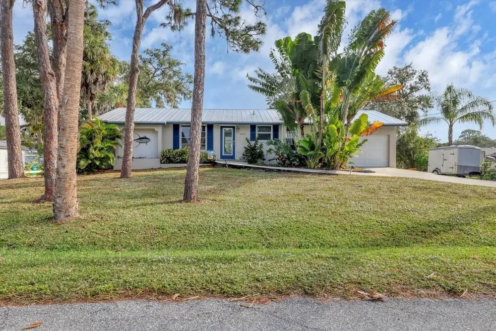 Englewood 2 Bedroom Canalfront Pool Cottage 2 Home