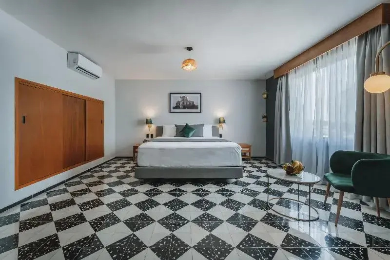 1 Bedroom Suite