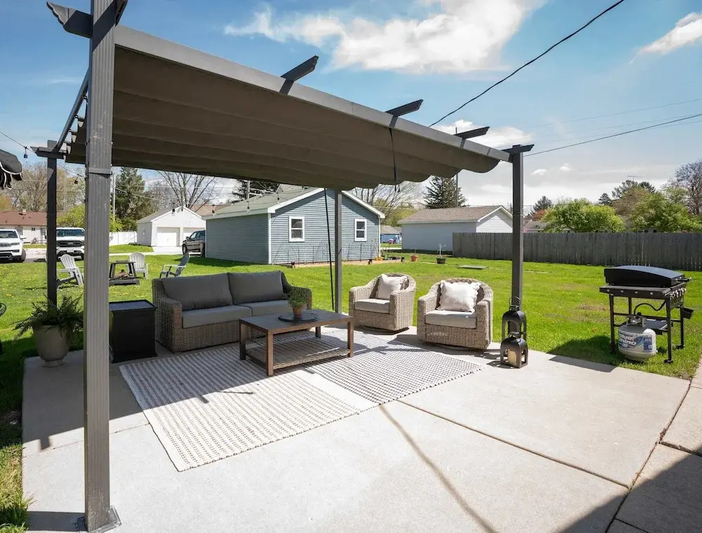 Magnolia Manor - Remodeled Home Near Downtown