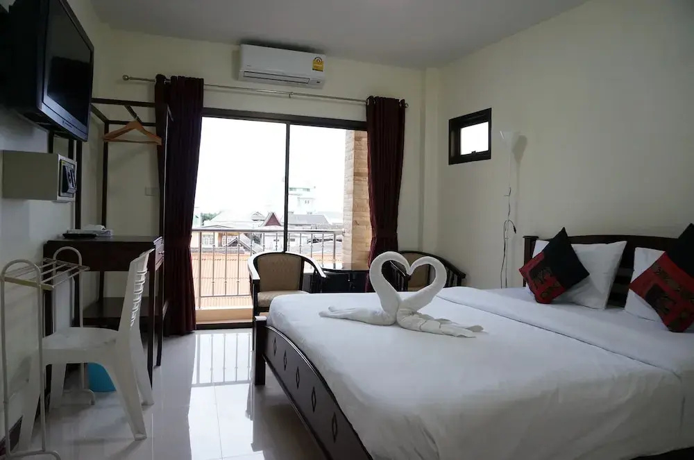 Deluxe Double room with balcony and with partial ocean view (full double bed)
