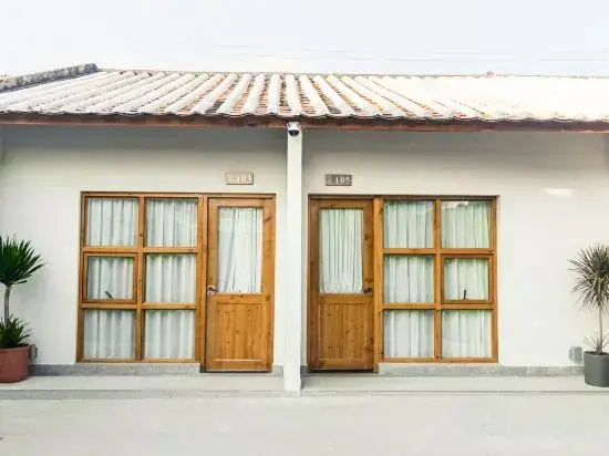 Pinyueju Homestay (Beihai Silver Beach Qiaogang Fengqing Street Branch)