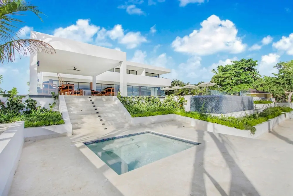 Luxurious 12-bedroom Oceanfront Villa With Private Chef Butler Private Beach in Casa de Campo Resort