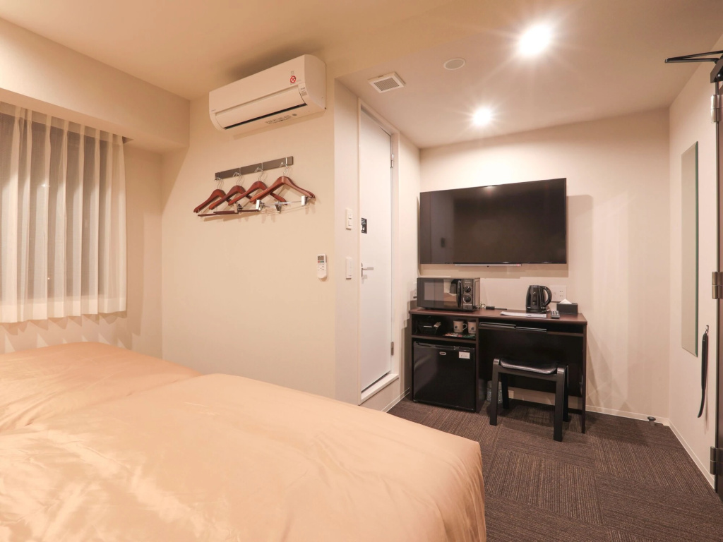 Отель HOTEL LiVEMAX Shin Yokohama в Йокогаме