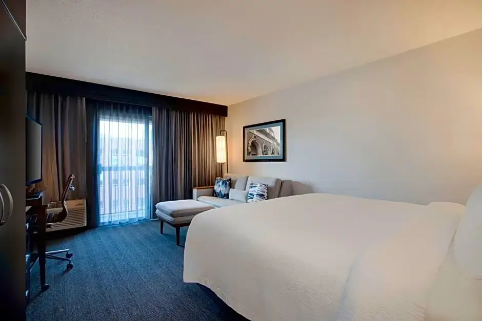 Standard room with balcony