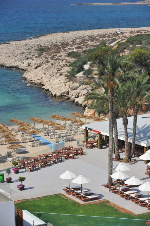 Beach & Waterfront