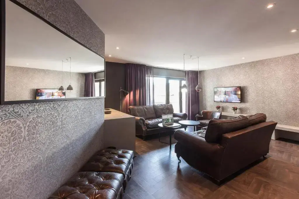 Suite with balcony