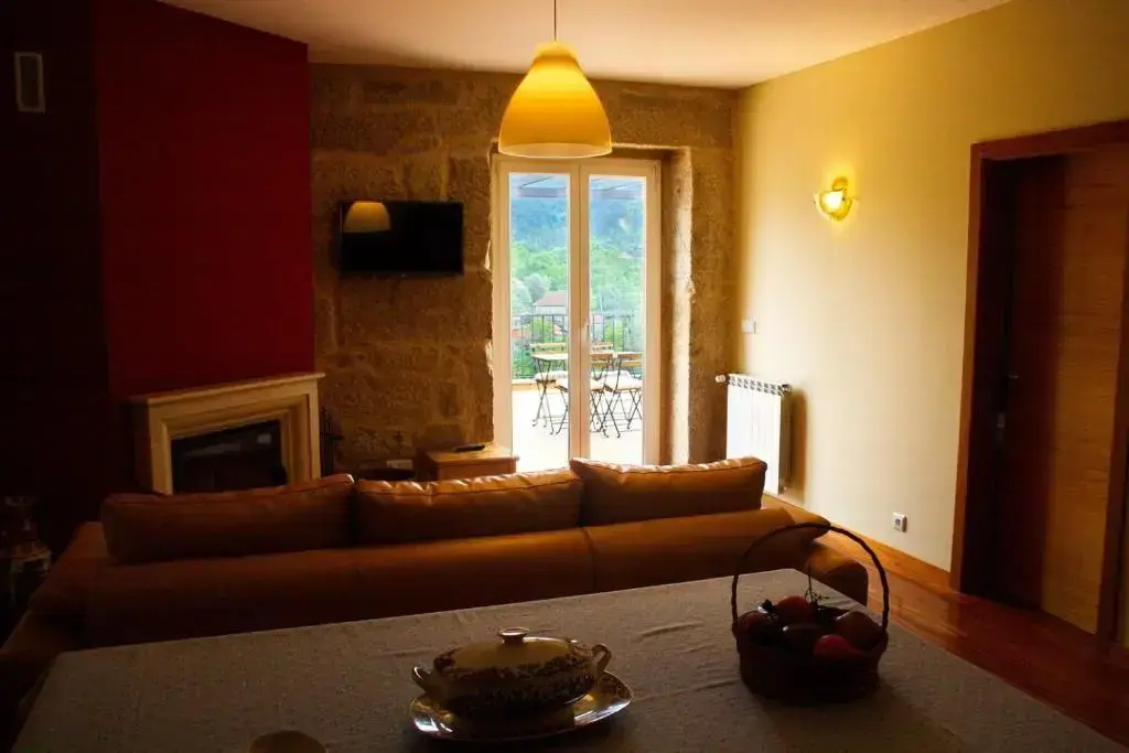 3 Bedrooms Apartment