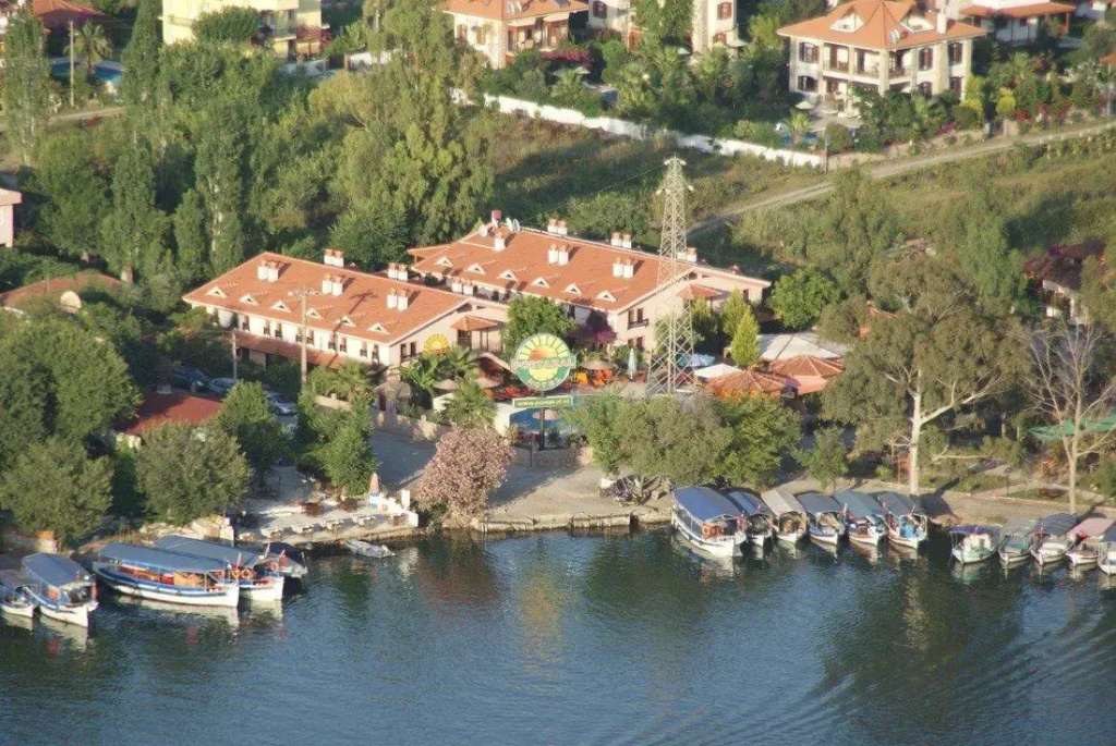 Beach & Waterfront