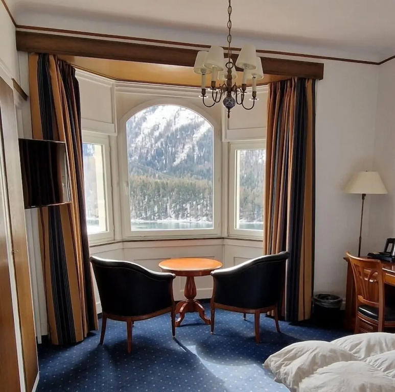 Superior Double room with lake view (full double bed)