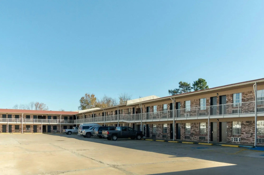 Econo Lodge Russellville I-40