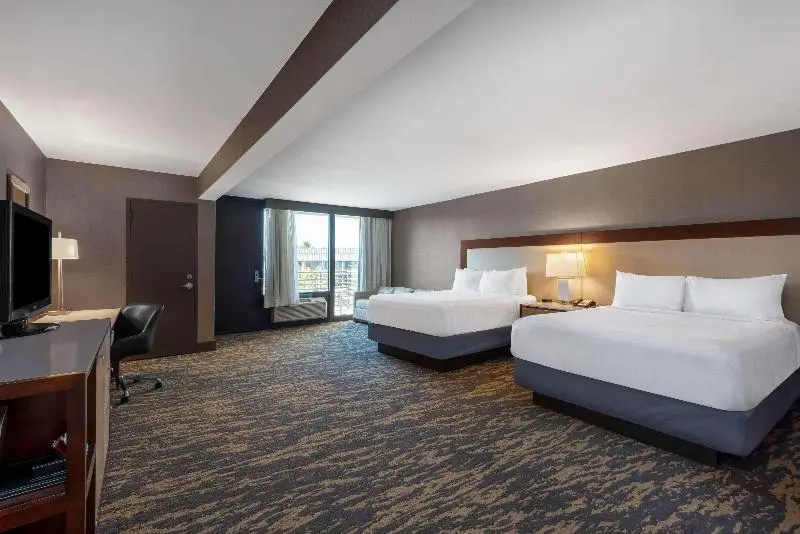 Premier room
