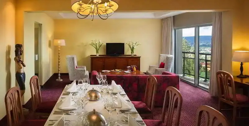 Hôtel Des Mille Collines - Chambres