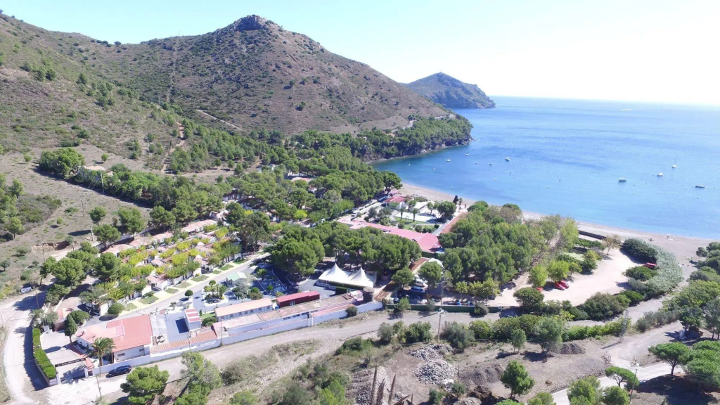 Beach & Waterfront
