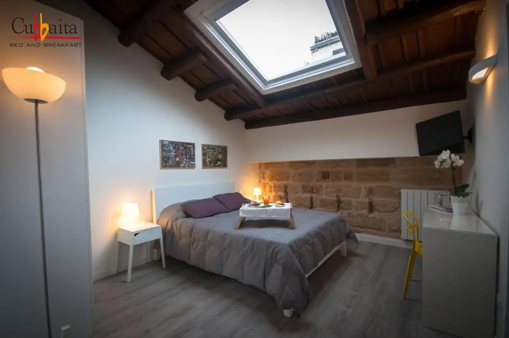 Deluxe Double room (full double bed)