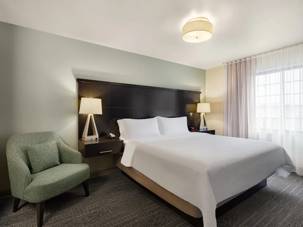 1 Bedroom Suite