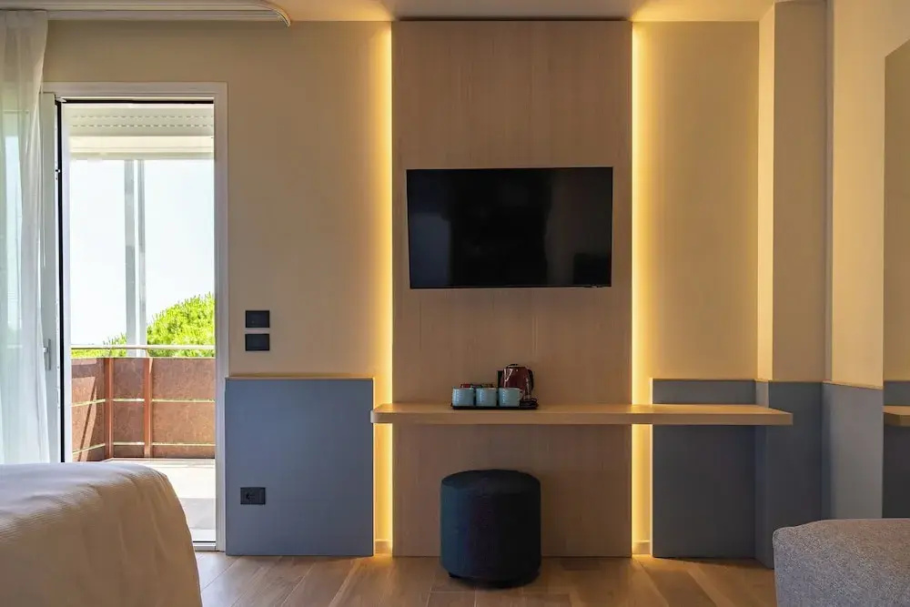 Deluxe Double room with sea view (full double bed)