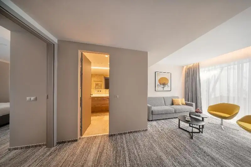 Superior Double Suite (full double bed)