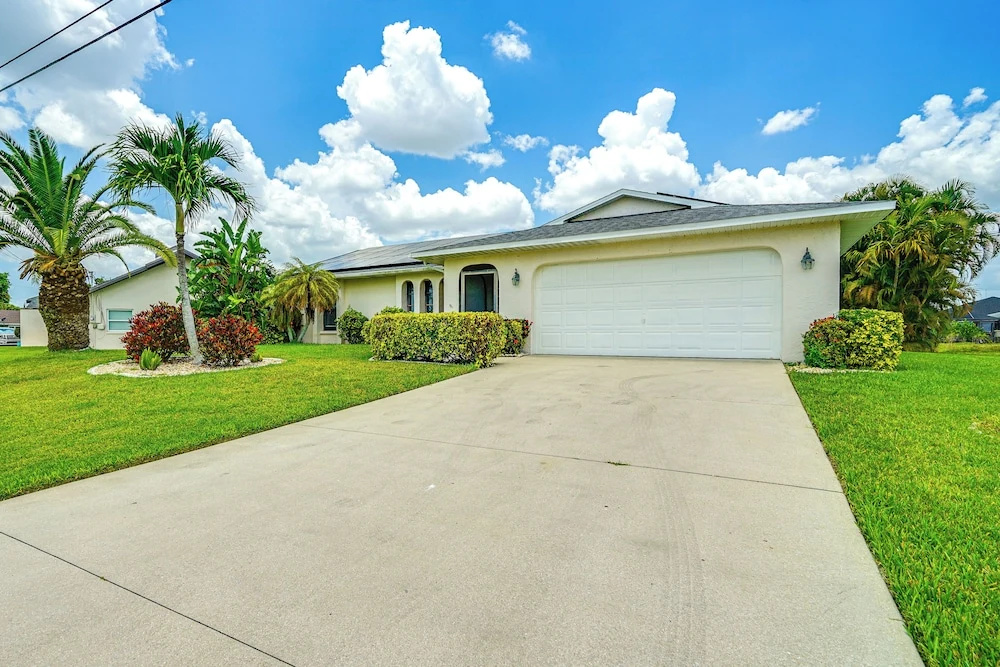 Pet-friendly Cape Coral Home w/ Lanai + Water View