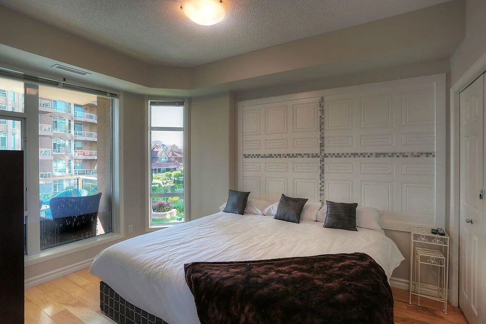 Sunset Waterfront Resort by KelownaGo - Chambres