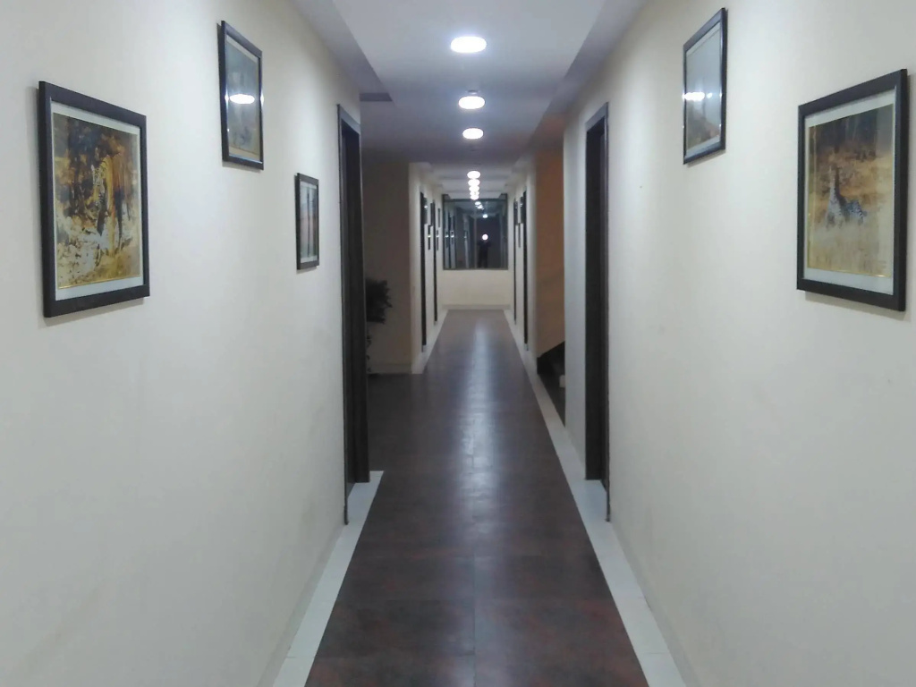 Hotel Flowers Inn - фото 10