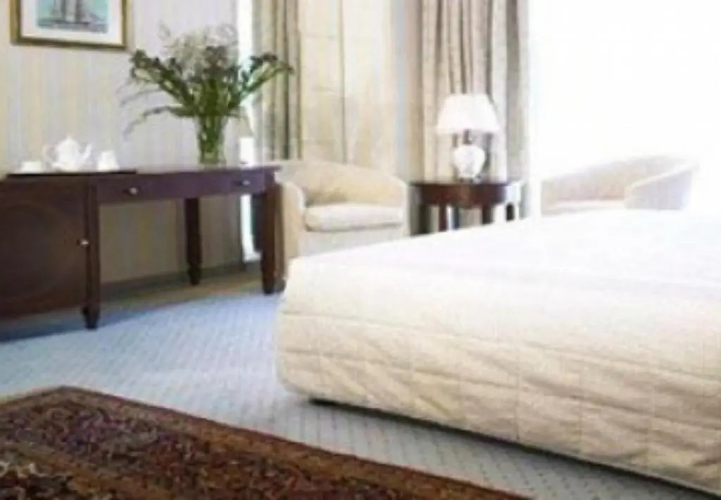 Executive Double Suite full double bed