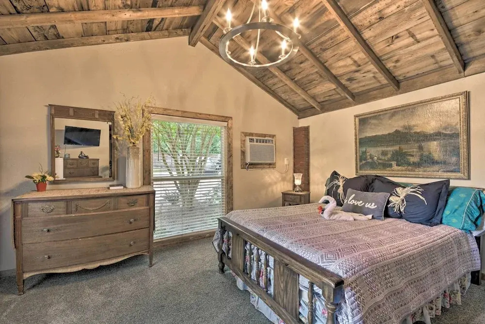 Rustic Chic Home: 1 Mi to Dtwn Hot Springs! — фото 5