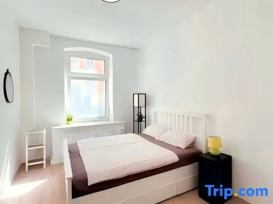 Düsseldorf Citycenter Cozy 2-Bedroom Apartment with Kitchen