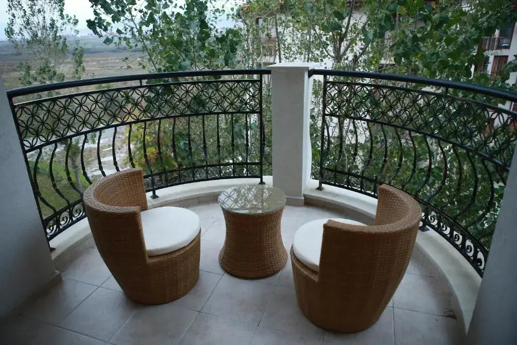 Deluxe Studio