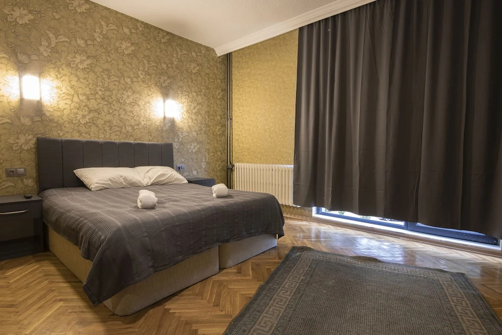 Ares Business Suit Hotel — фото 3