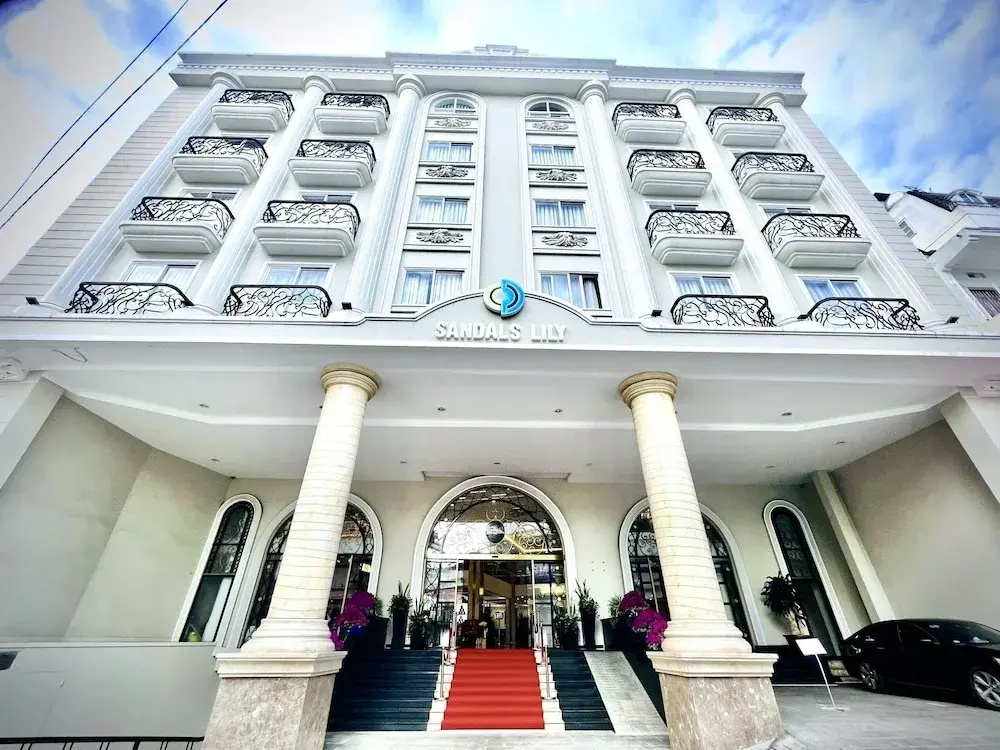 Sandals Lily Hotel