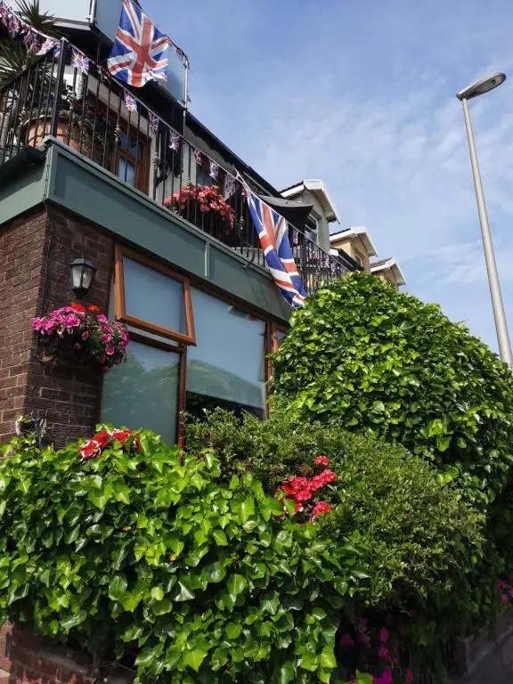 The Lonsdale Hotel