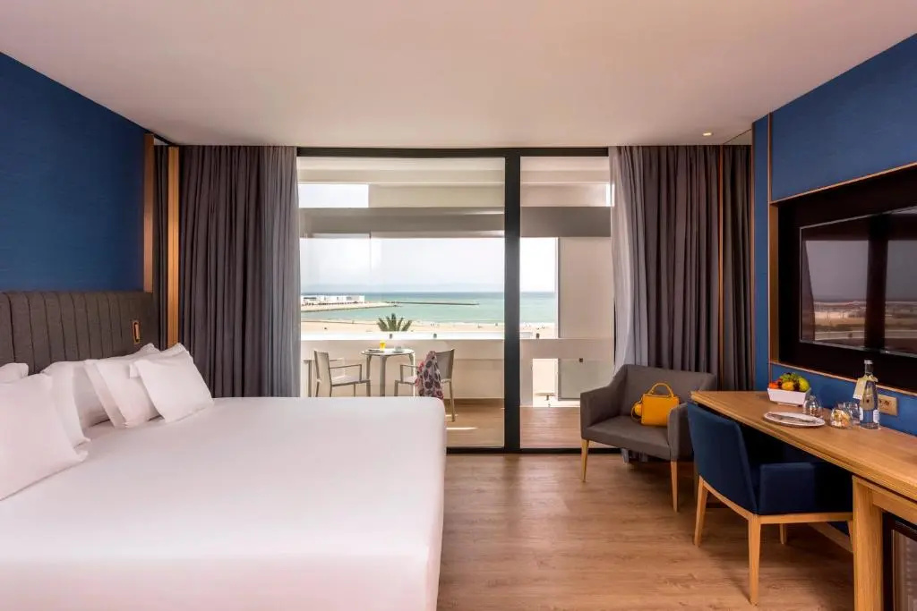 Deluxe room with sea view