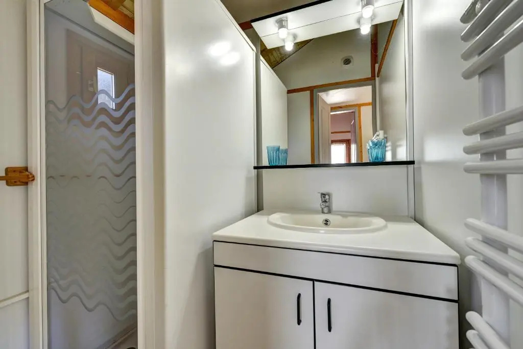 2 Bedrooms Chalet