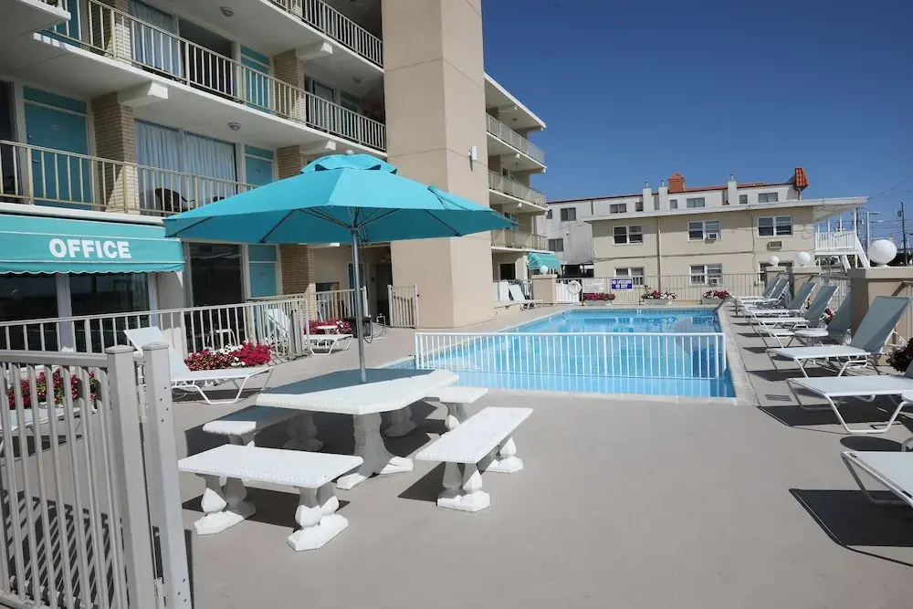 Aquarius Oceanfront Inn