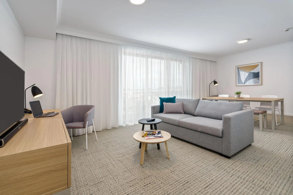 3 Bedrooms Apartment