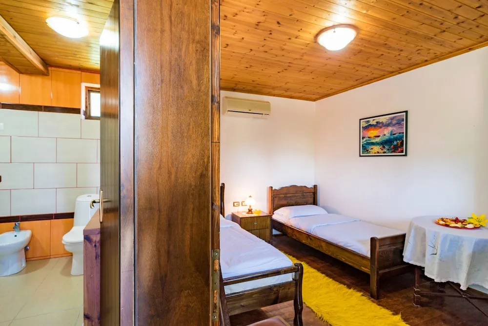 1 Bedroom Standard Double room with balcony (full double bed)