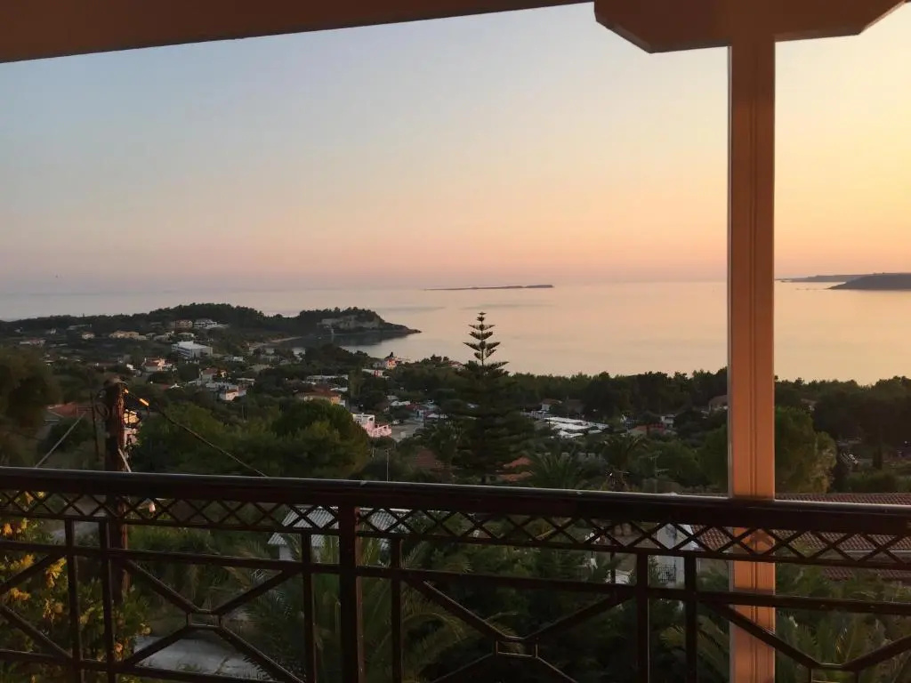 1 Bedroom Family Apartment with sea view