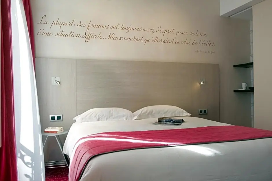 Hotel de Sevigne 152