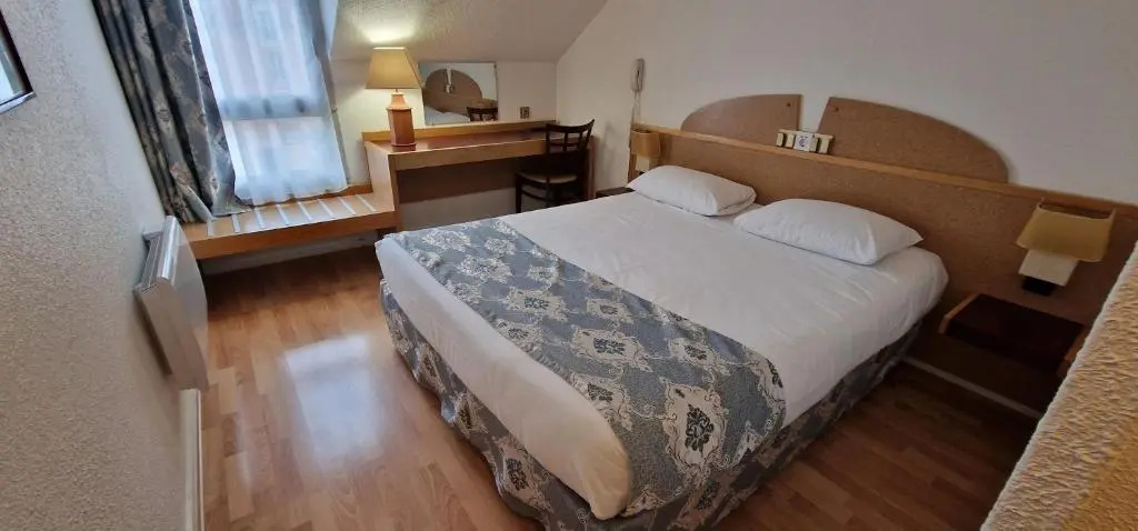 Standard Double room (full double bed)