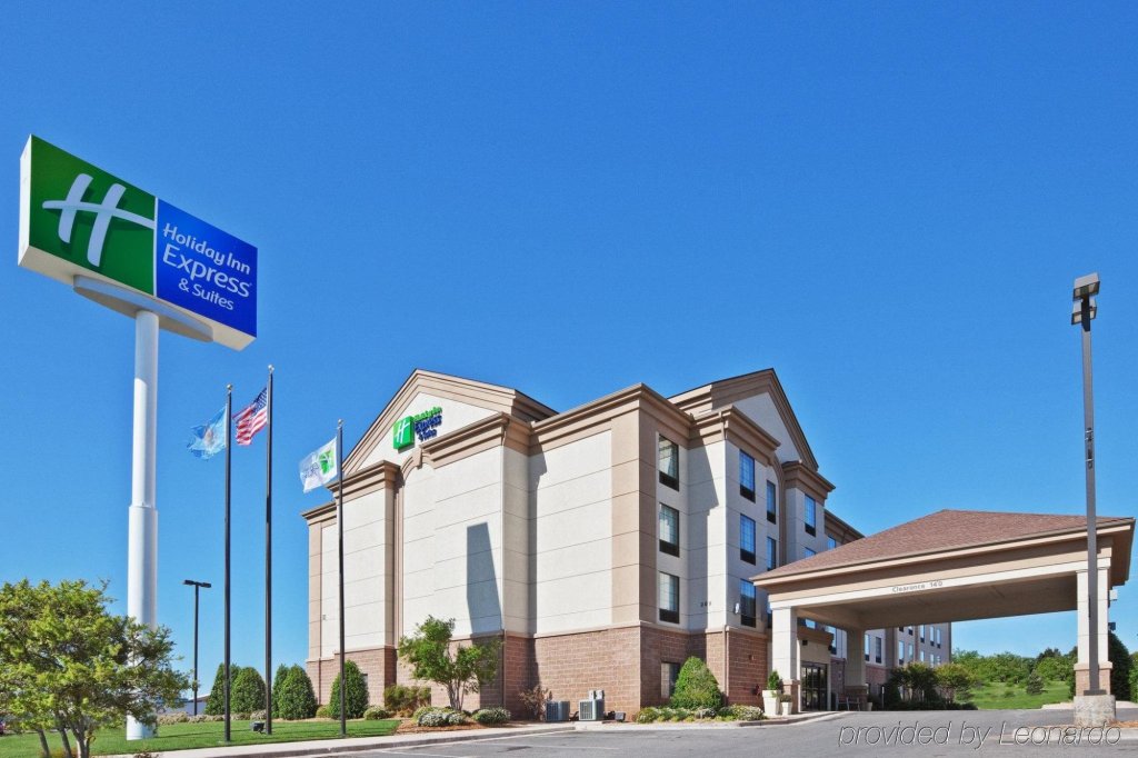 Holiday Inn Express & Suites Lawton-Fort Sill image