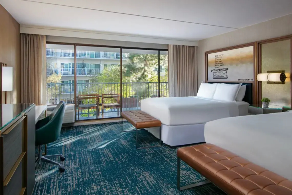 Deluxe room with balcony