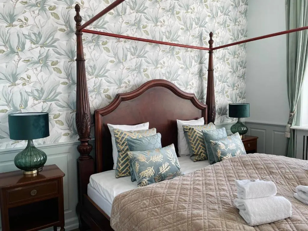 Deluxe Double room with view full double bed