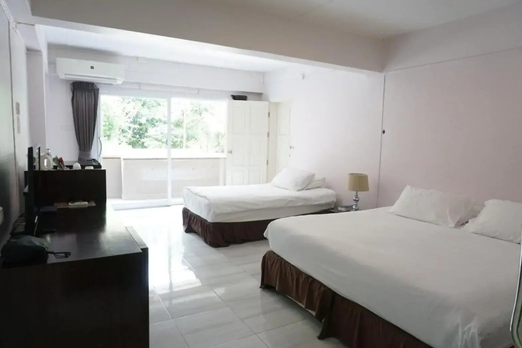 FarmHouse Hotel Ranong - фото 50