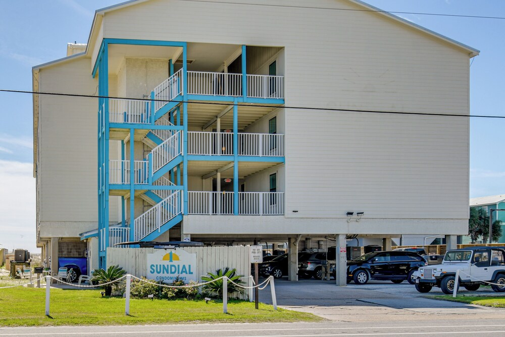 Oceanfront Gulf Shores Condo ~ 2 Mi to The Hangout