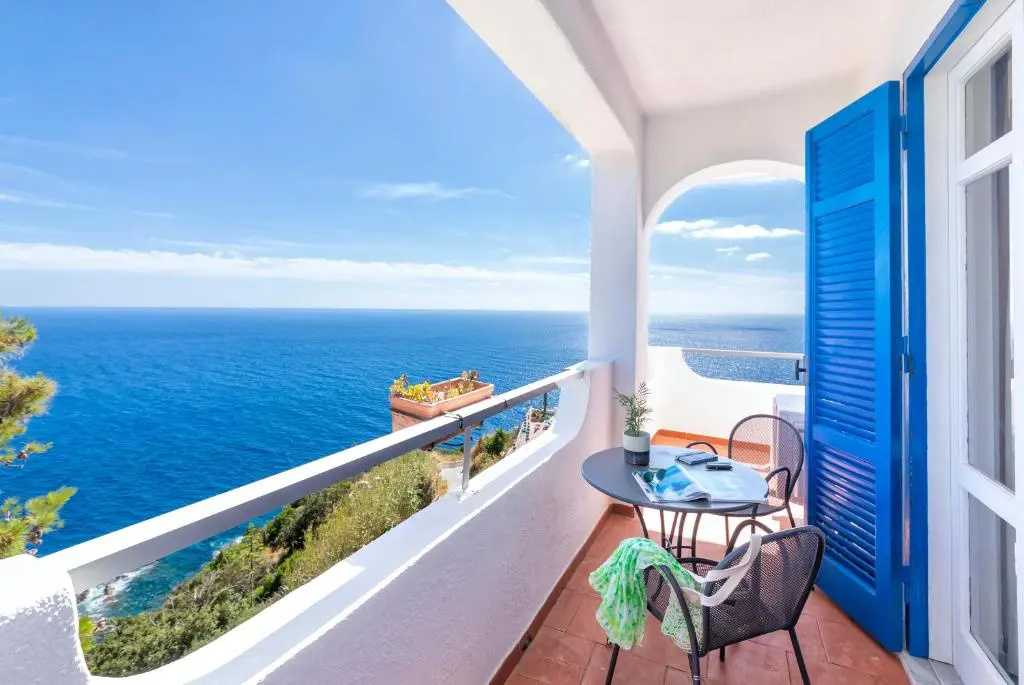 Superior Triple room with sea view