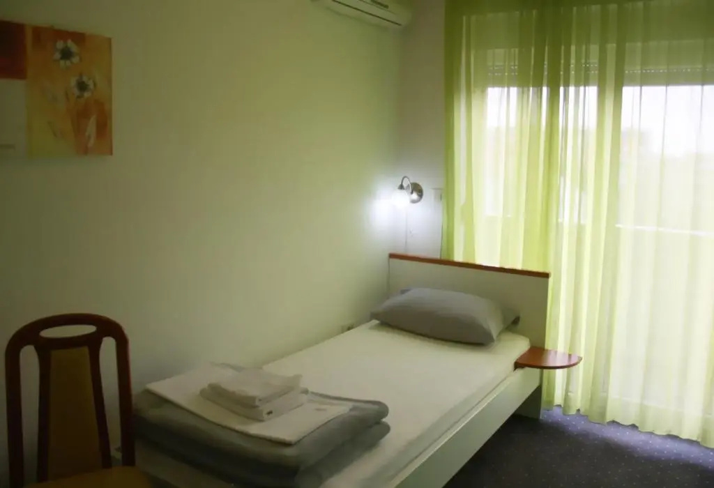 Fitea Pansion - Chambres