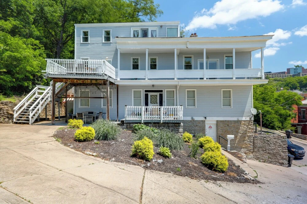Private Deck & City Views! Spacious Cincinnati Apt