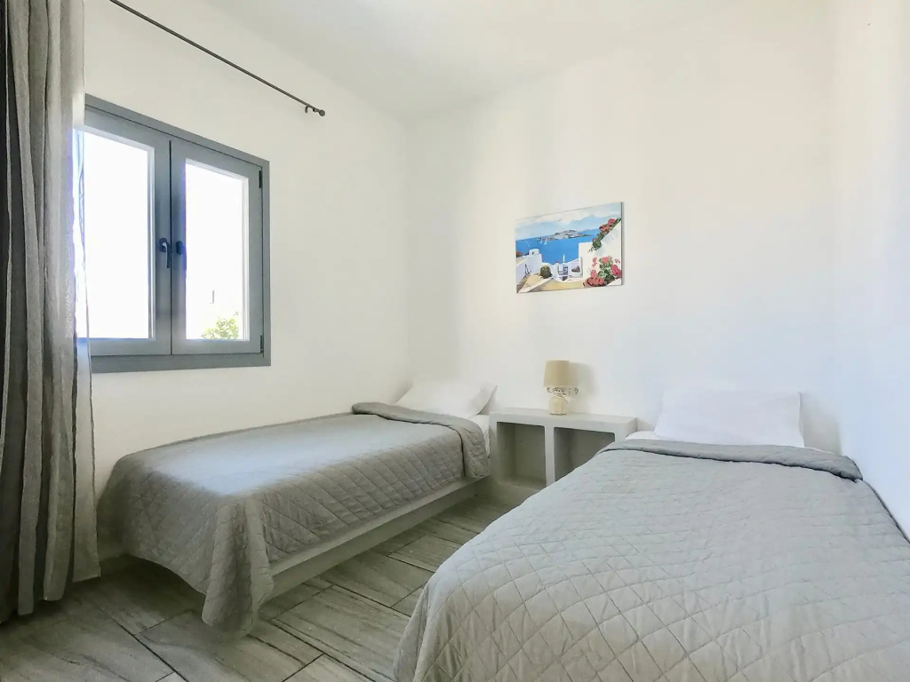 Standard Double room with pool view (twin beds)